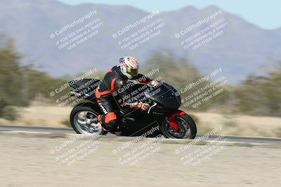 media/Dec-01-2025-Moto Forza (Mon) [[2daa91e15f]]/3-Beginner Group/Session 2 (Turn 7 Inside Pans)/